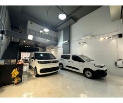 E9 Premium (D27), Factory #474692431